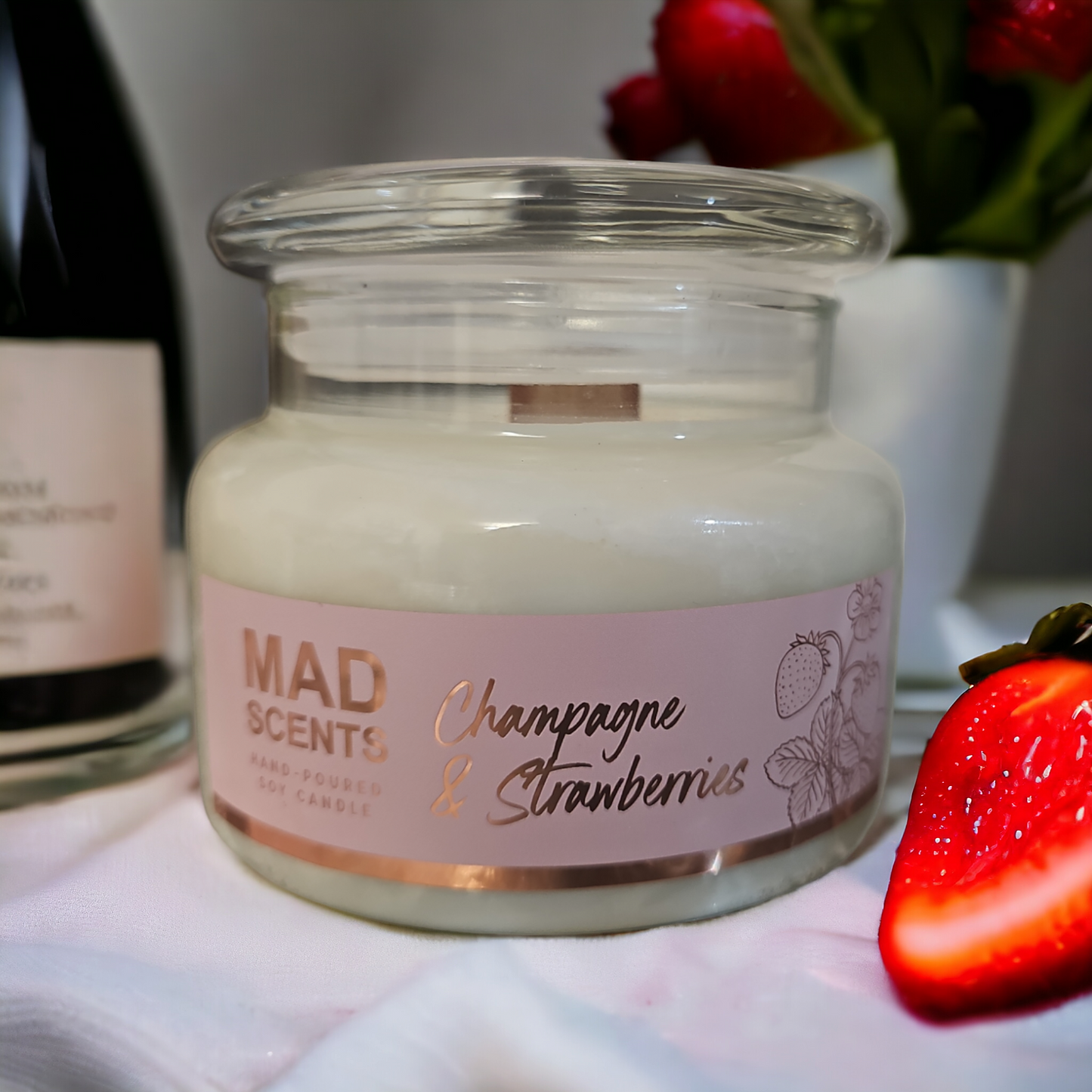 Champagne & Strawberries - Classic Wood Wick Candle