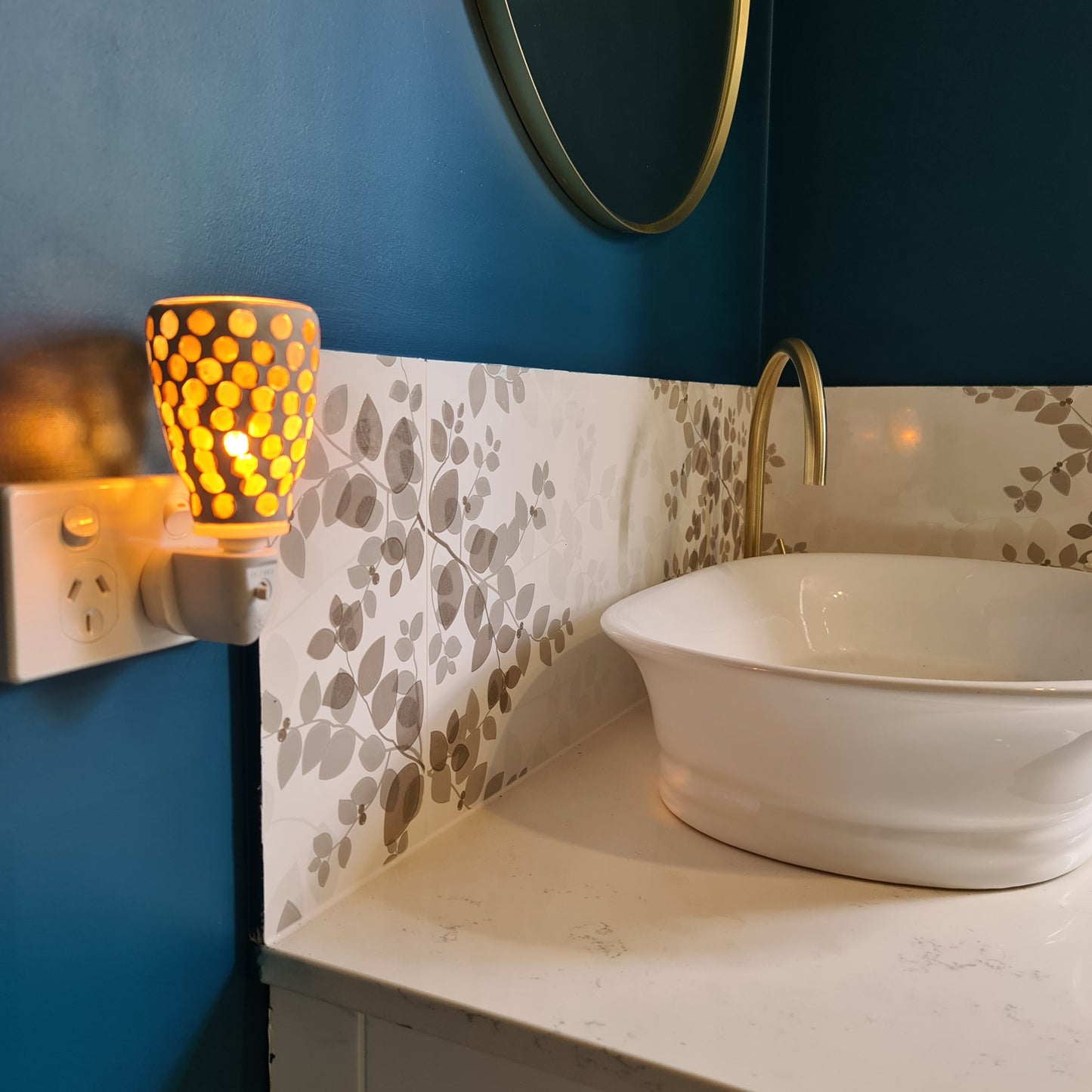 Pearl Glass Plug-In Warmer
