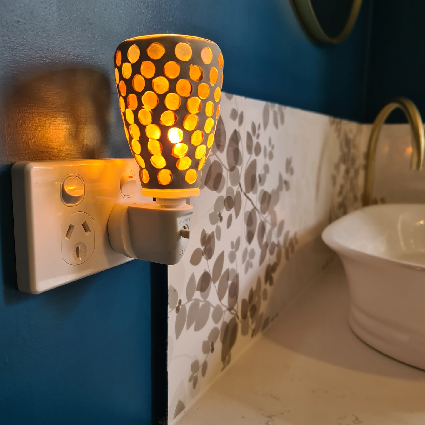 Pearl Glass Plug-In Warmer