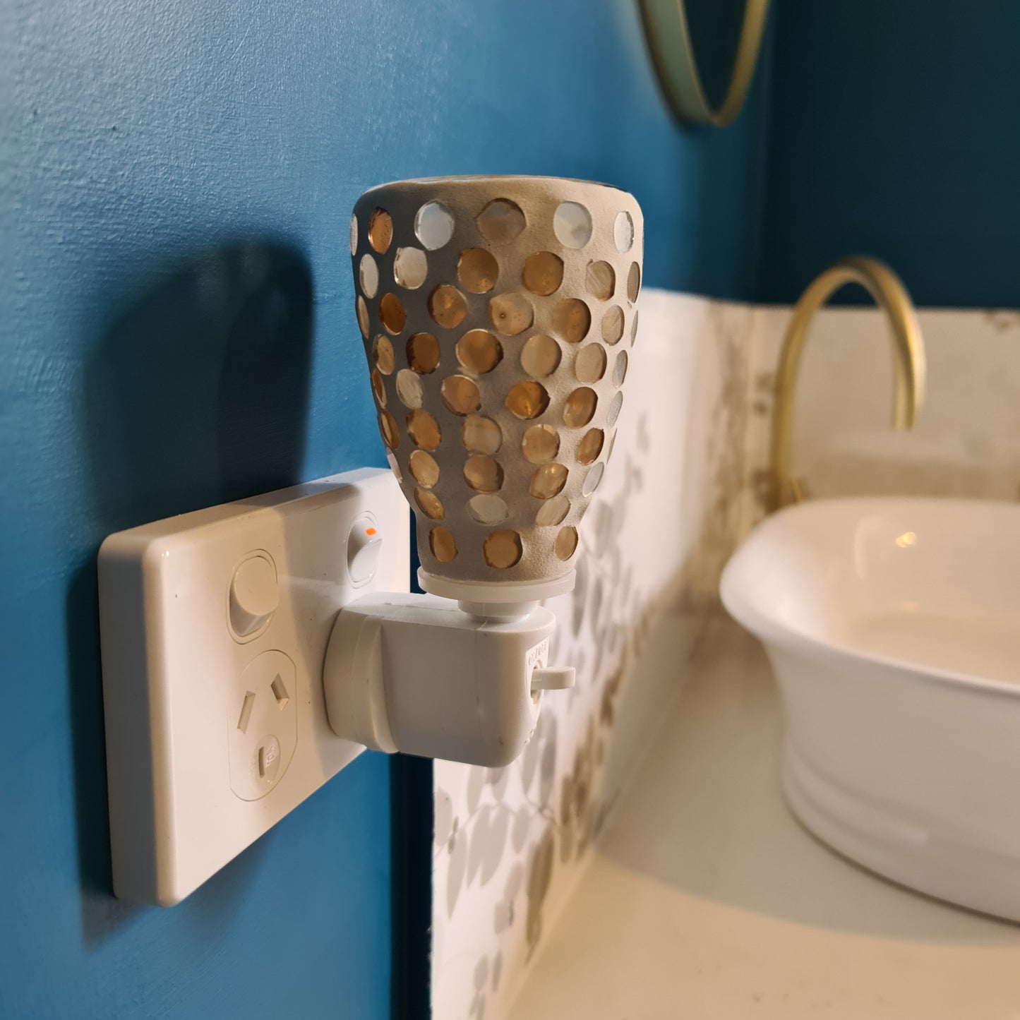 Pearl Glass Plug-In Warmer