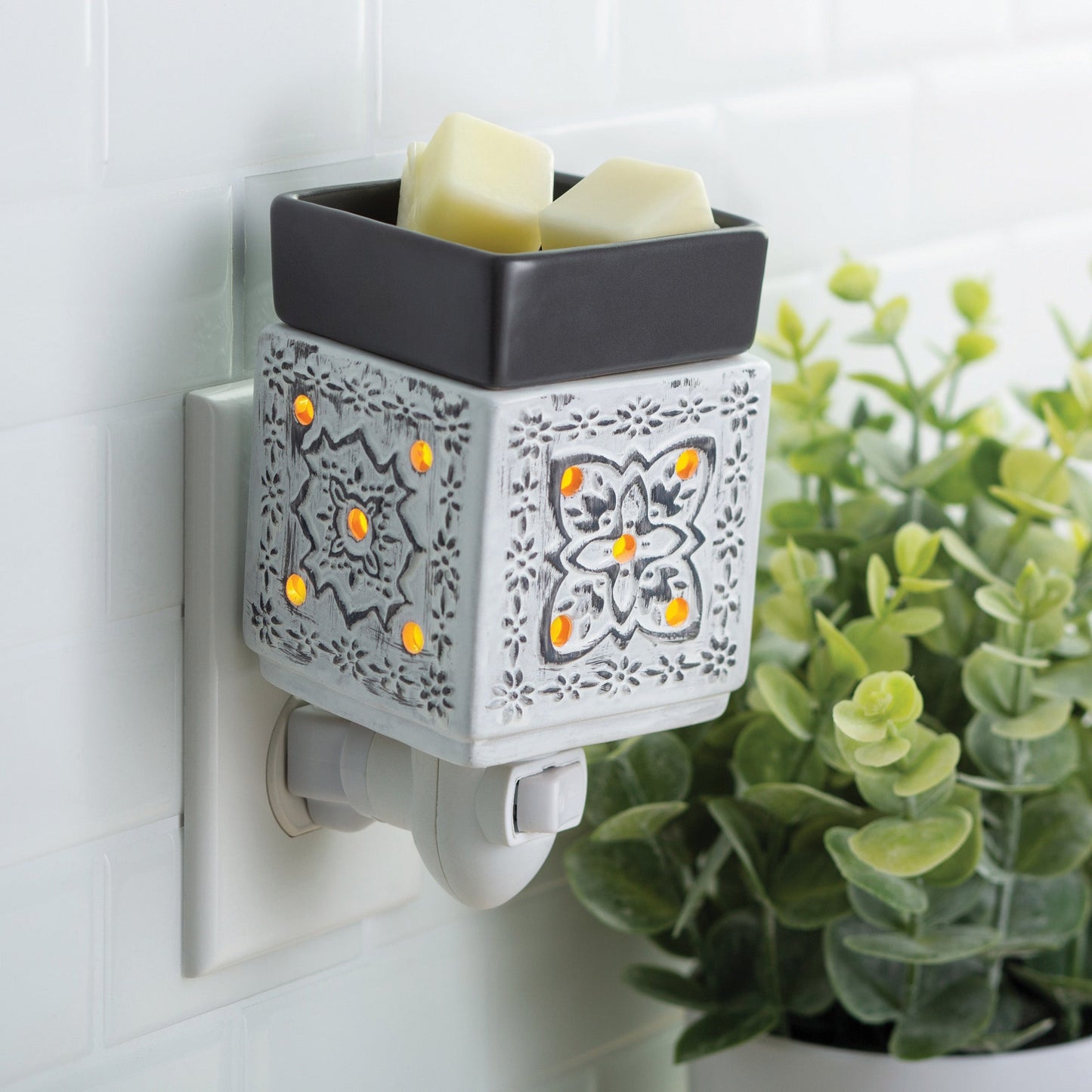 Modern Cottage Plug-In Warmer